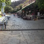 Daire Konstantina Áyios Nikítas