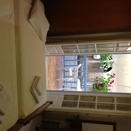 アパート Konstantina