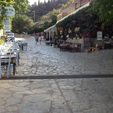 アパート Konstantina Áyios Nikítas